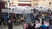 竹科購地跳票　配租戶不滿舉白布抗議