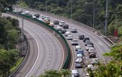 清明連假首日國道雙向車流量　今年可能創史上最高