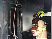 最新／岡山透天清晨大火　7旬老翁葬生火窟