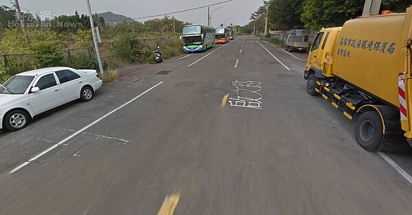 高雄左營一筆果貿段215-7地號千坪基地住宅公開標售。圖/GoogleMaps