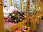 憂影響孩子...桃園夾娃娃機飆13倍　地稅局要查