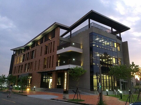 西屯區溪西圖書館(臺中市立圖書館溪西分館粉專)