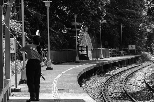 嶺腳站 平溪站 高齡化 平房 房 平溪支線 鐵道