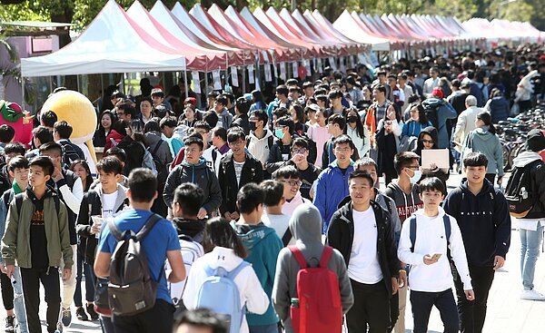 圖為台大學系博覽會。聯合報系資料照／記者杜建重攝影

 