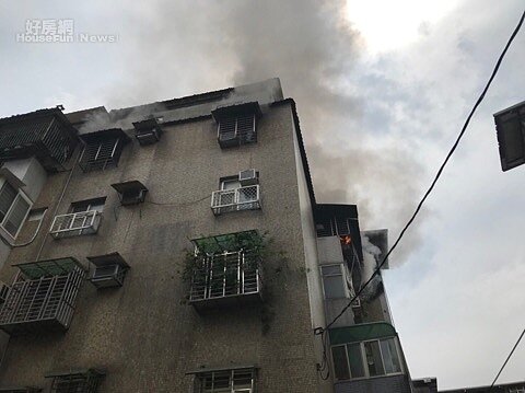 新北市汐止某公寓5樓今天驚傳火警。圖/新北市消防提供