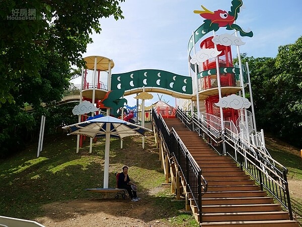 沖繩公園親子設施如主題樂園。（施能弘提供）