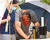 油槽破裂噴火　斷了弟兄生路