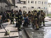台南東區大樓火警　疏散百名住戶　　　