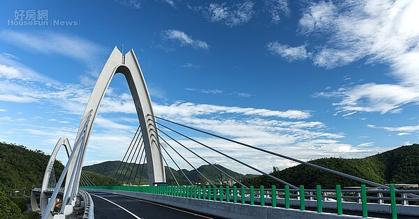 蘇花改地標: 白米脊背橋(交通部公路總局 第四工程處)