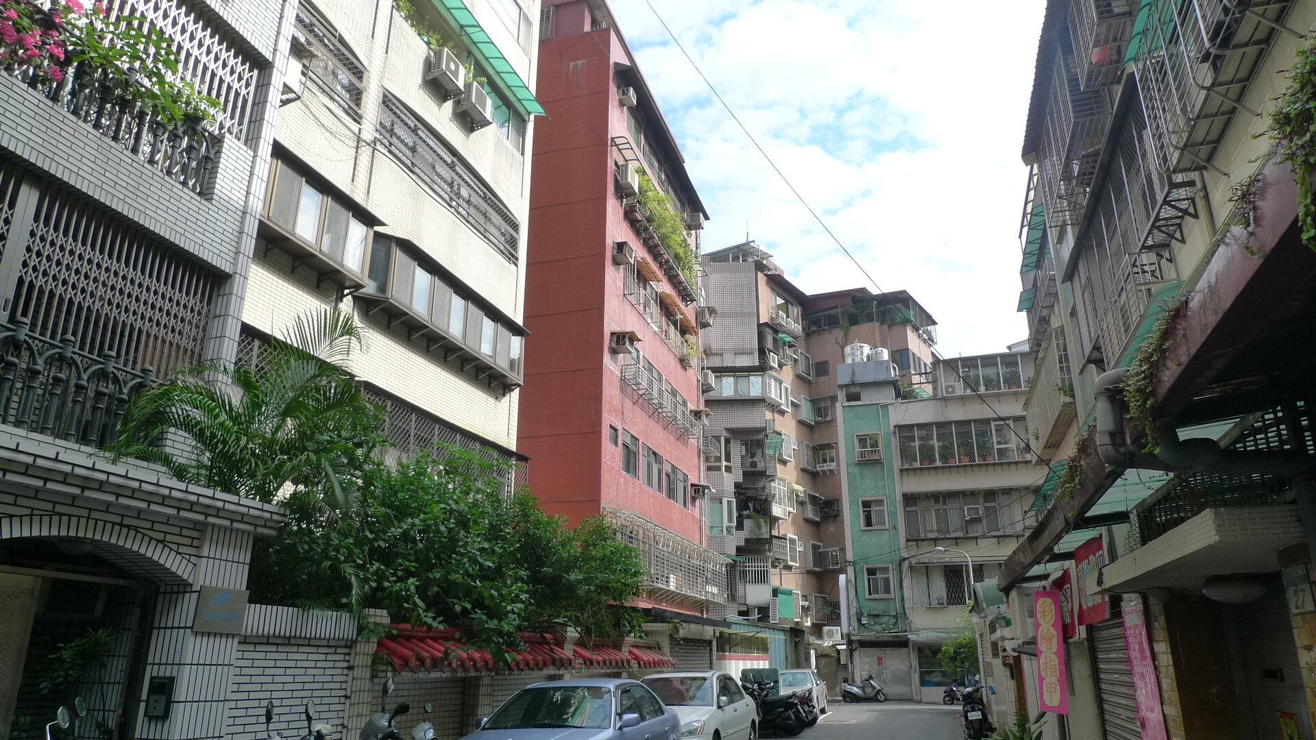 桃園吳姓男子因父親勝前積欠債務,房屋遭拍賣,男子心有不甘,放水淹房子。(圖/好房資料中心)