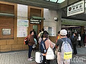 森鐵列車出軌　外國旅客問「森鐵常出軌嗎？」