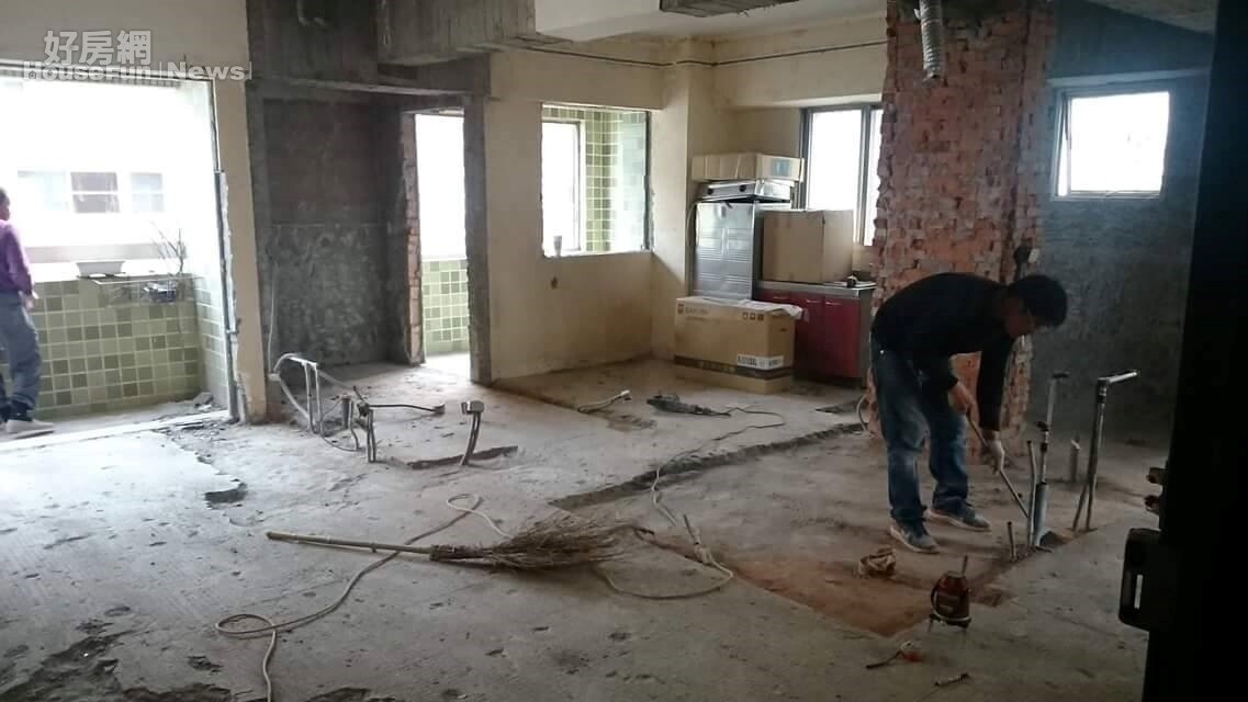 裝潢 老屋翻新 客廳 木質地板 設計(屋主提供)