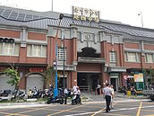 台中東區建國市場　爭設機車出入口