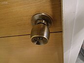 電子鎖VS機械鎖　換鎖不「盜」你家　