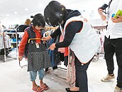 連4年　NET草屯一店封館讓家扶童挑新衣