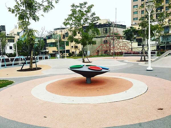 高雄鳳山和德街公園 祕境公園（臉書高雄點 Kaohsiung.）