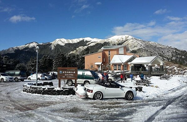 合歡山下雪(營建署太管處提供)