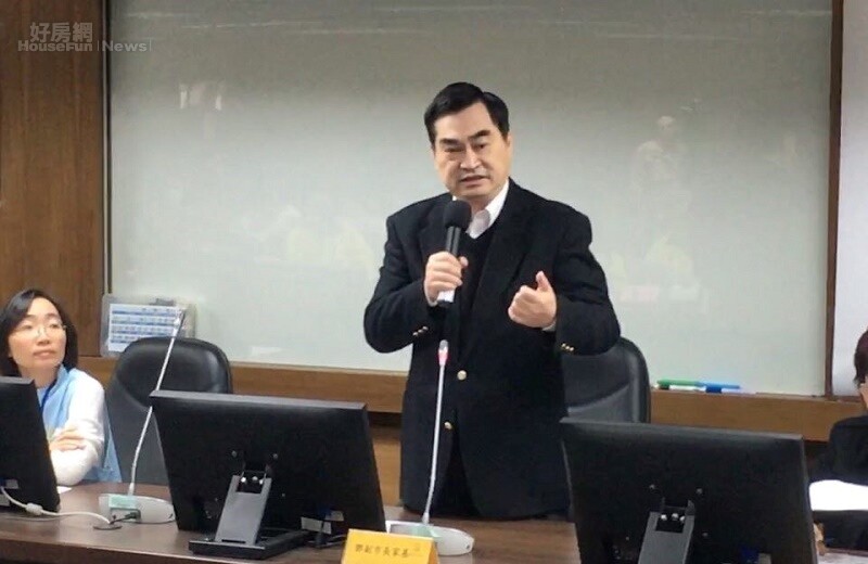 台北市副市長鄧家基在信義區包租代管說明會遭里長及房東質疑,租金一萬八的上限在信義區根本行不通(圖/好房News記者廖庭毅攝影)