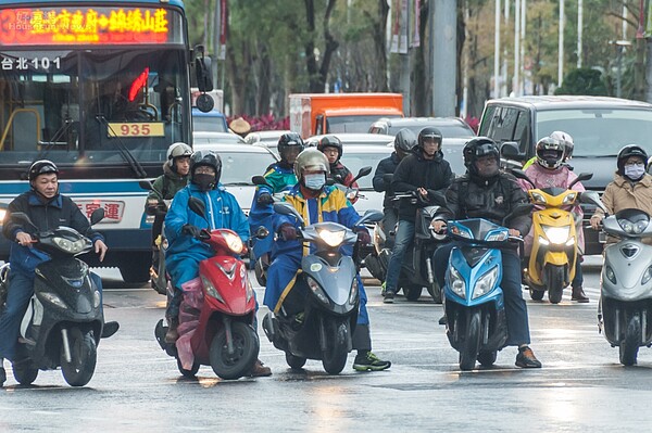 未繳納使用牌照稅的車主,在欠稅當年度的罰鍰可暫時免罰(好房網News記者張聖奕/攝影)