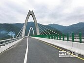 機車硬亂入 首張罰單罰鍰900元