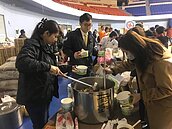 永慶人挺進災區送暖　受理受災戶租屋免服務費