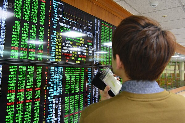 股票大跌。(好房網News記者 陳韋帆/攝影)