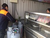 檢測瓦斯桶漏氣有撇步　記得一定要看