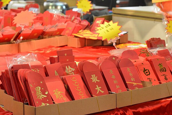2生肖新年「買房運勢」旺!屬雞小心計劃生變 過年就要包紅包。(好房網News記者 陳韋帆/攝影)