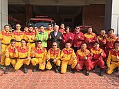 克服建築物傾斜不適搜救　李進勇：辛苦消防弟兄