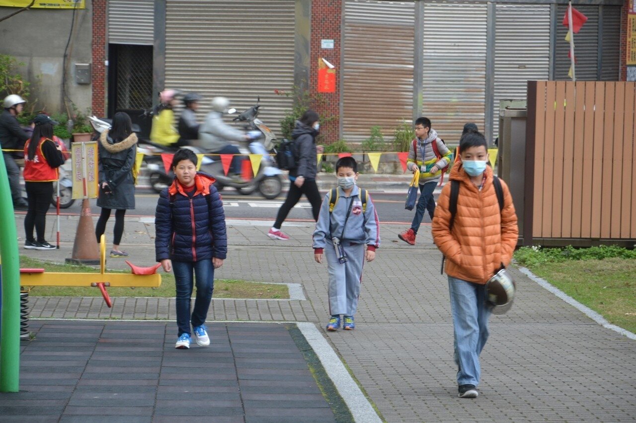 全國中小學開學,新北市教育局認為學生很快就能恢復正常狀態。記者施鴻基/攝影