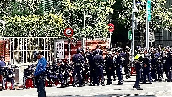 0227反年改 衝立院(好房網news王思云)