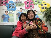 不想最後一個繳錢　瑄瑄存10年撲滿995元繳學費　