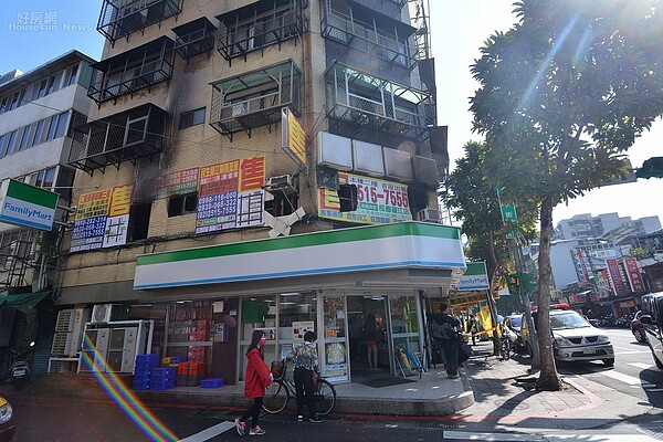 龍江路火災。(好房網News記者 陳韋帆/攝影)