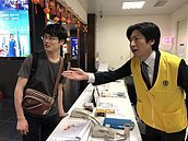 東京地鐵司機員為何自願來台　手繪北車地圖當客服？