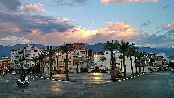 雲門翠堤大樓夷平照(花蓮同鄉會)