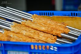 來這邊別忘記來一根現烤現做美味的炭烤竹輪。