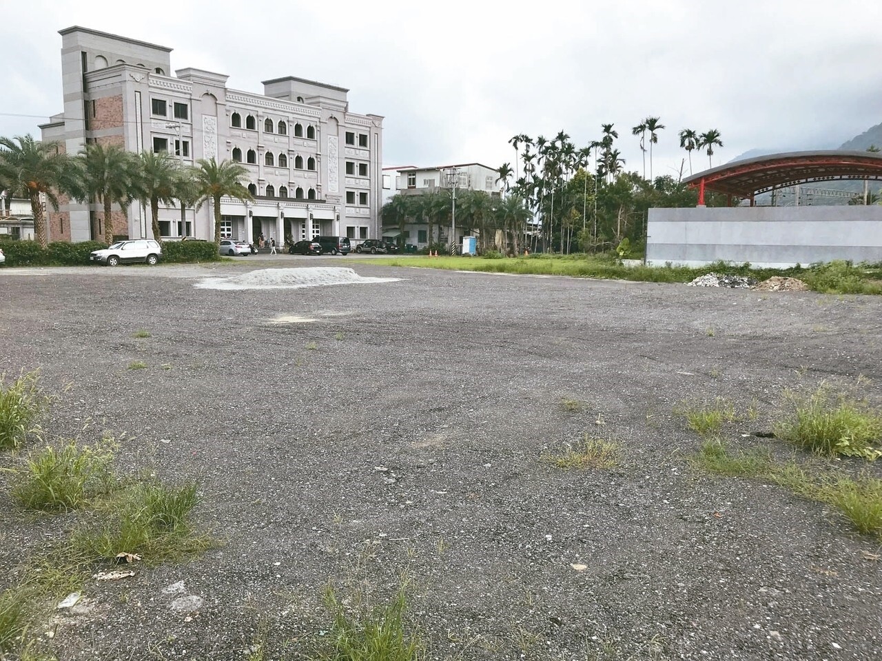 要安置花蓮地震受災戶的永久屋，預定地目前並無施工跡象。 記者王燕華／攝影