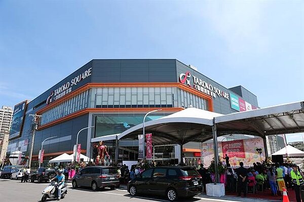 新竹市大魯閣湳雅廣場27日正式開幕。(徐養齡攝)