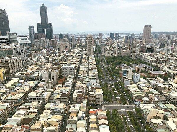 高雄房市漸回春,展現新氣象。 記者林政鋒/攝影