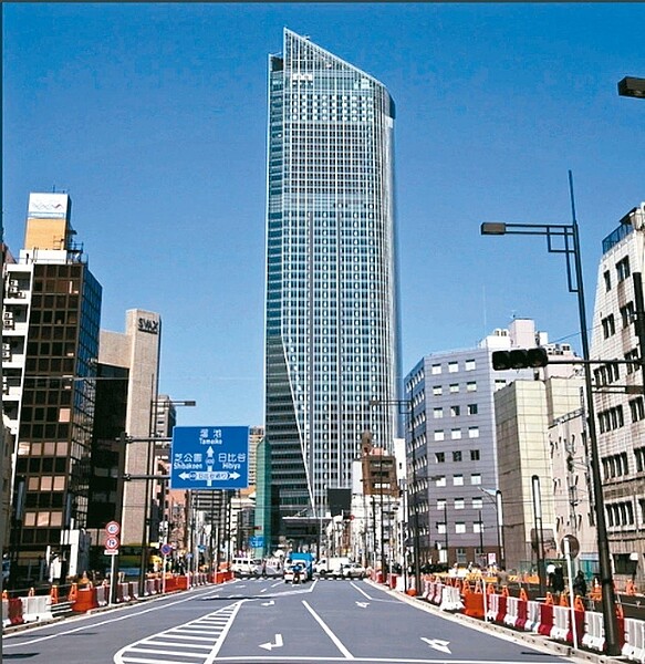 日本東京都港區虎之門區域,隨著東京第二高大樓「虎之門之丘」進駐營運,帶動周邊商圈快速發展,近期又有2020年奧運加持,商務租賃與住宅等不動產市場水漲船高,未來發展前景可期。 網路照片