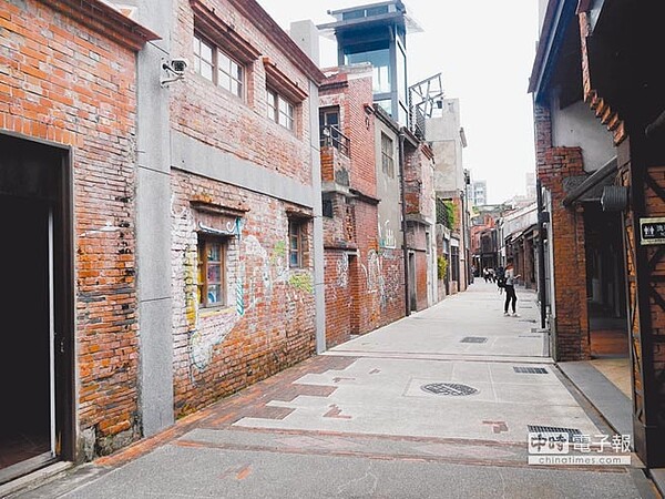 剝皮寮歷史街區因屬於教育用地,使用限制多,無法引進商業行為,活化再利用規畫綁手綁腳。(陳燕珩攝)