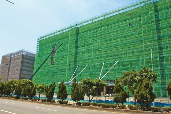 中國醫藥大學新竹附設醫院在新竹縣竹北市興建，預計今年底營運。 記者郭政芬／攝影