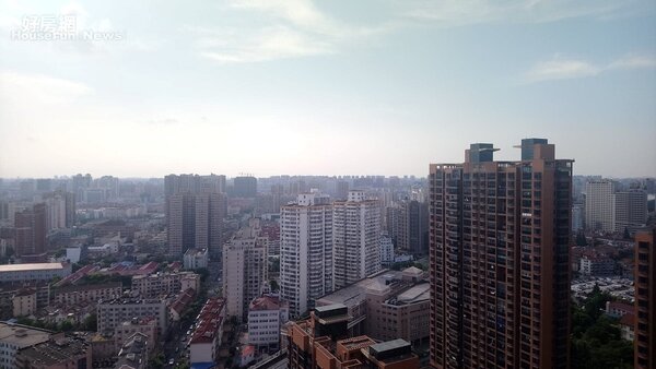 中國大陸的上海大樓相當密集。圖為房市情境。（好房網news記者／王思云攝影）