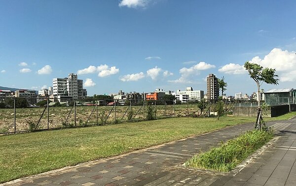 戴德梁行統計指出,土地交易量持續開出紅盤。記者游智文/攝影