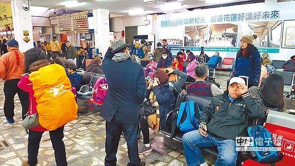 為搶暑假觀光商機，花蓮旅遊業者祭出房價下殺5折攬客。（本報系資料照片）