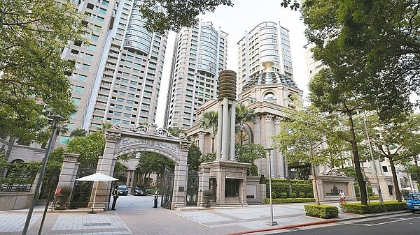 北市知名豪宅「仁愛帝寶」。 報系資料照
