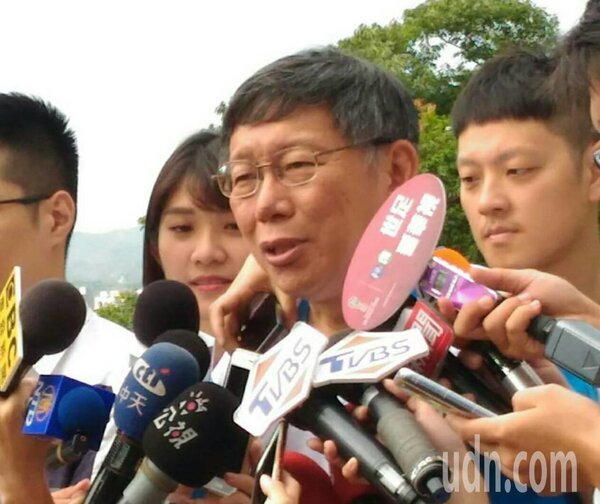 台北市長柯文哲反駁遠雄送件審大巨蛋是為選舉。記者莊琇閔／攝影 