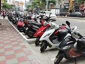 機車遭移出停車格倒楣吃罰單　警教自保