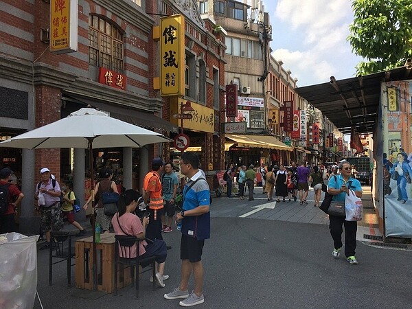 台北市推動「迪化街行人徒步區」。 圖/聯合報系資料照片