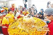 1554公斤無敵芒果冰　玉井湧進2000人搶吃